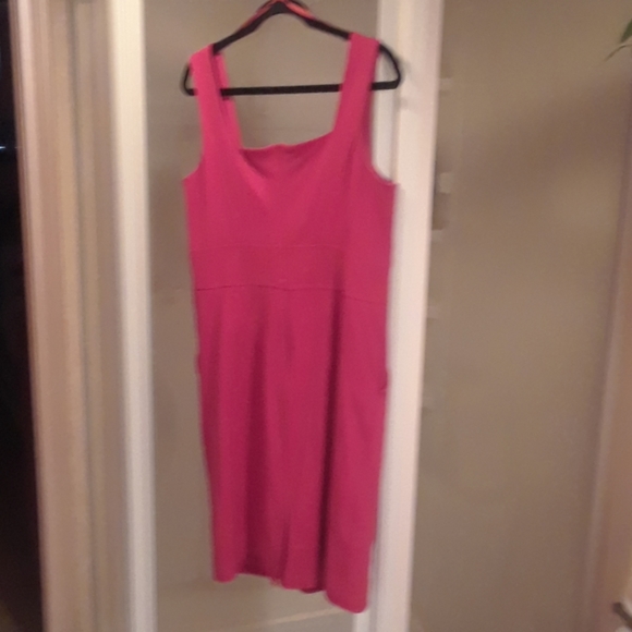 Dress - Picture 3 of 4